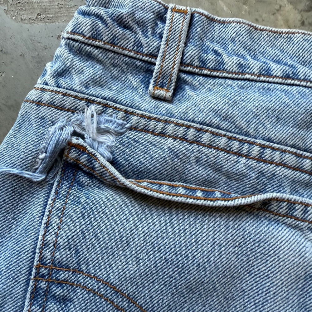 Vintage Levis 550 Relaxed Fit Tapered Leg Light Wash Jeans Orange Tab 34x30 - Picture 7 of 8